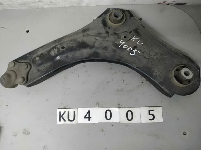 Рычаг передней подвески нижний, правый 545009207R RENAULT