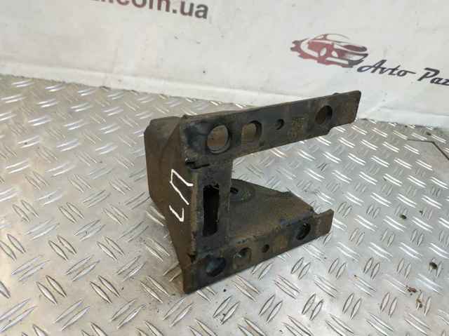 Кронштейн рессоры заднего моста 552020006R RENAULT