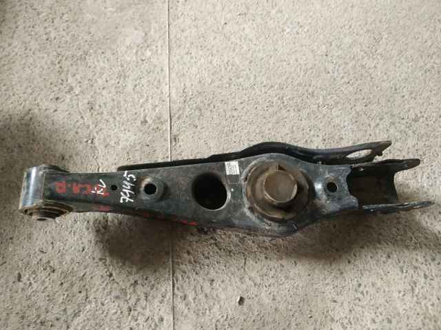 Балансир задний нижний, правый 55220D3050 HYUNDAI