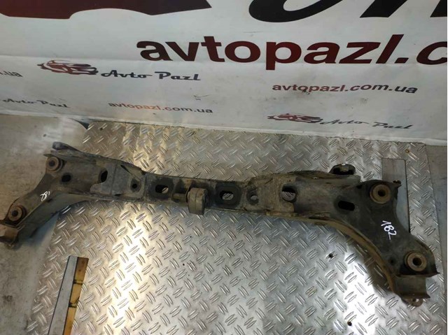Балка задней подвески, подрамник 554103Q000 HYUNDAI
