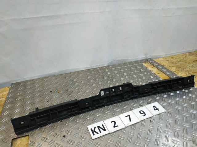 VAG 561807863A Кронштейн бампера заднего центральный в наличии Киев