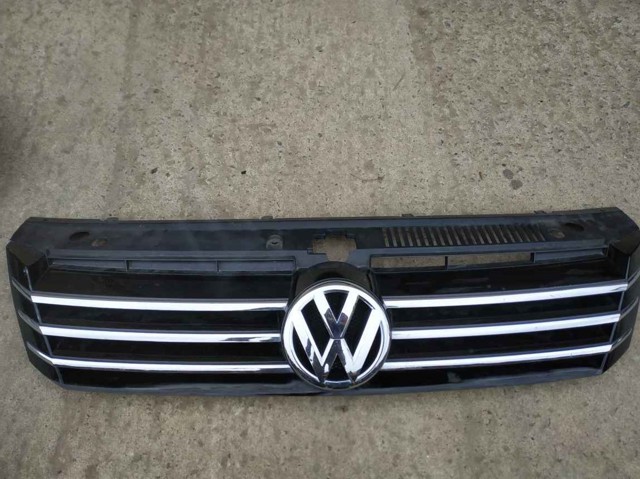 Решетка 561853651A VAG
