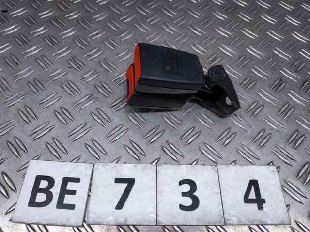 Рычаг фиксатор ремня безопасности задний левый 561857739QVZ VAG