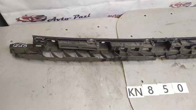 VAG 565807863 Кронштейн бампера заднего центральный в наличии Чернигов