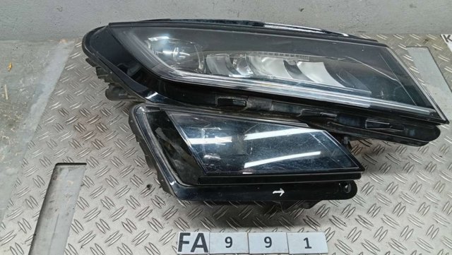 Фара передняя правая 566941016H VAG
