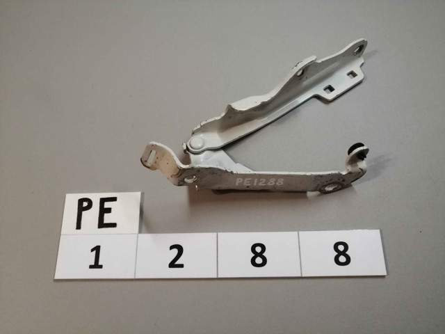 Левая петля капота 57260AG03A9P SUBARU