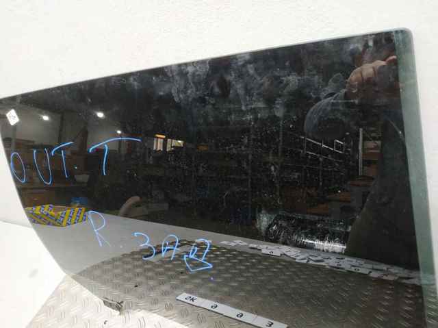 5736A330 MITSUBISHI Стекло двери задней правой купить в Чернигов