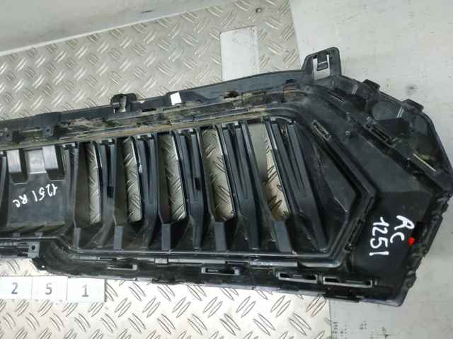 57A853653G VAG Решетка радиатора купить в Ирпень