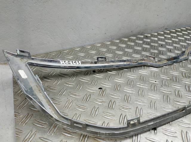 VAG 57A853761 Решетка радиатора в наличии Киев