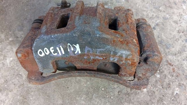 Суппорт тормозной передний правый 581303E600 HYUNDAI
