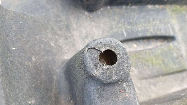 TOYOTA 5816578010 Защита днища передняя правая в наличии Ирпень