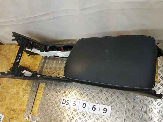 TOYOTA 5890678011C4 в наличии Украина
