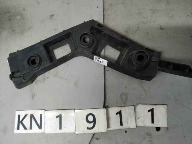 Правый кронштейн крепления бампера заднего 5C6807394 VAG