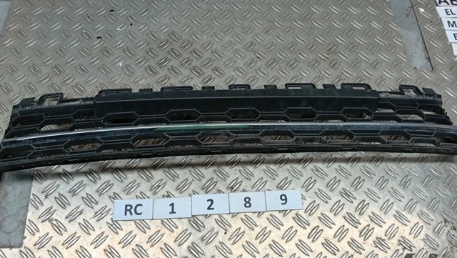 Решетка радиатора 5E3853677A VAG