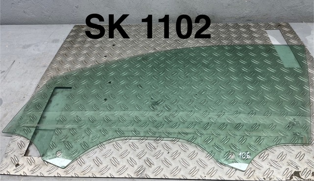 Стекло двери передней левой 5G4845201B VAG