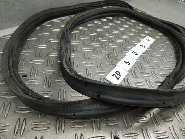 VAG 5G6827705D в наличии Кривой Рог