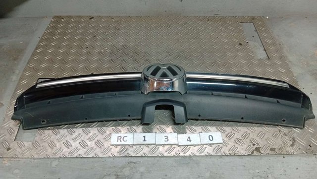 Решетка радиатора 5GM853653A VAG