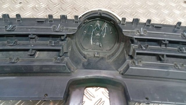 5GM853653A VAG Решетка радиатора купить в Николаев