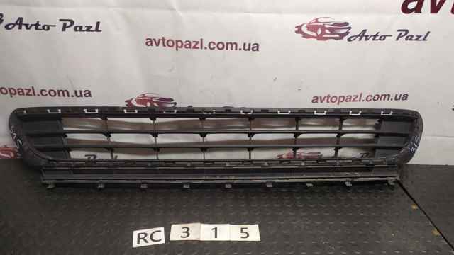 Решетка на бампер 5GM853677 VAG