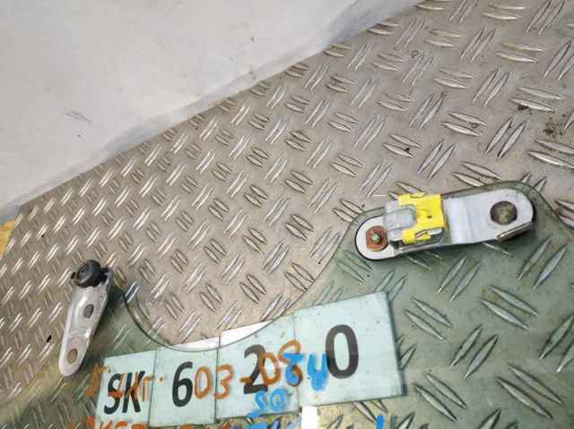 62011SA000 Стекло двери задней правой купить Черновцы
