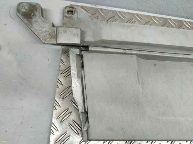 Нижняя юбка переднего бампера 620840755R RENAULT