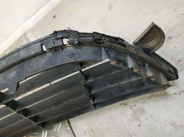 RENAULT 622547542R Решетка бампера в наличии Хмельницкий