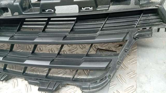 RENAULT 622565187R Решетка радиатора в наличии Черновцы