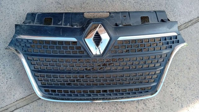 Решетка радиатора 623106263R RENAULT
