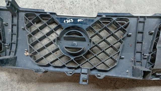 NISSAN 623107S200 Решетка радиатора в наличии Запорожье