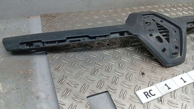 Молдинг решетки радиатора 623823514R RENAULT