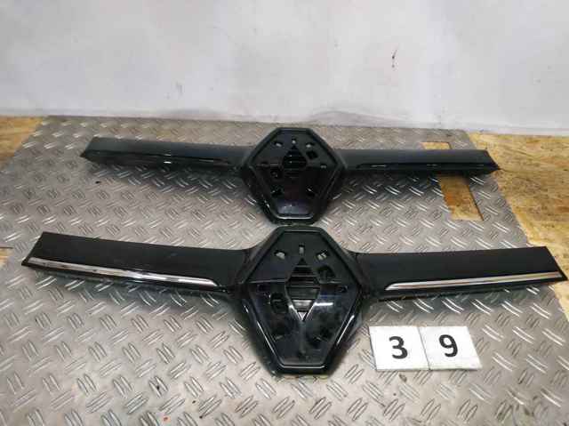 623825400R RENAULT Накладка (рамка) решетки радиатора купить в Украина