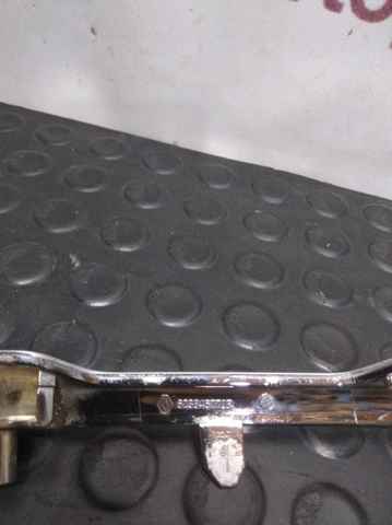 Молдинг решетки радиатора, верхний 623845770R RENAULT