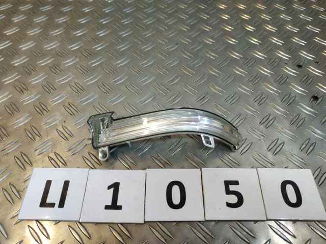 Указатель поворота зеркала правый 63137280772 BMW