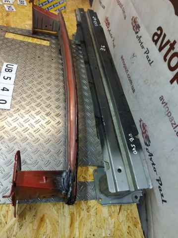 Усилитель переднего бампера  6400H351 MITSUBISHI