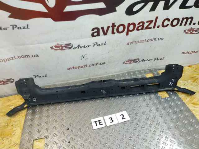 Рамка передней панели 641012W000 HYUNDAI