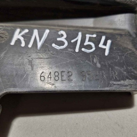648E29528R RENAULT Кронштейн решетки радиатора купить в Ровно