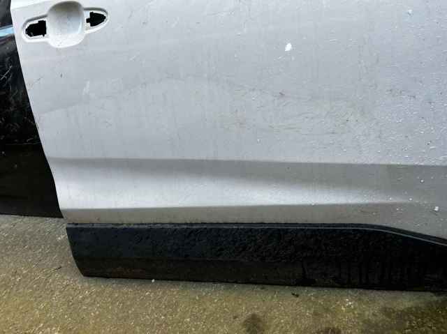 Пассажирская передняя дверь 6700142160 TOYOTA