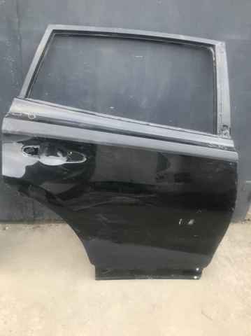 Задняя правая дверь 670030R110 TOYOTA