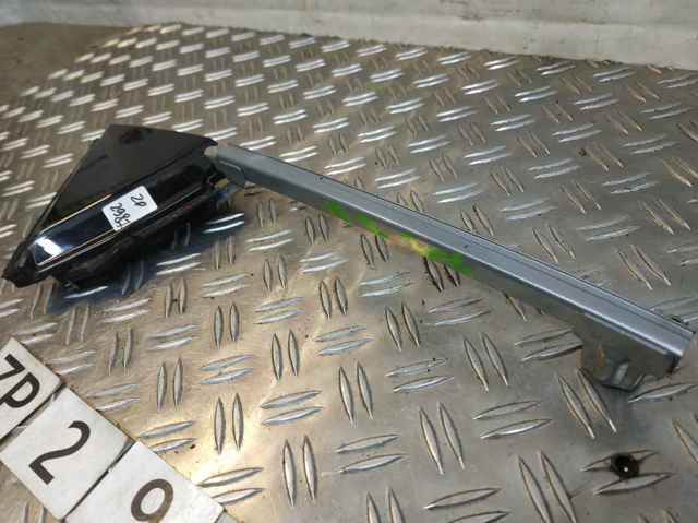 Стекло угловое двери задней 6748778010 TOYOTA