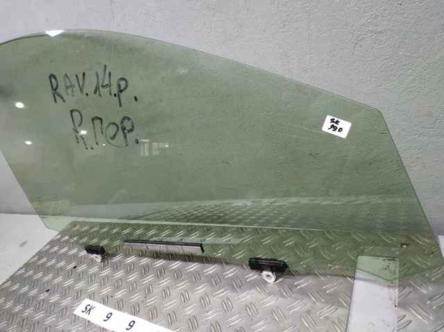 6810142190 TOYOTA Стекло двери передней правой купить в Ирпень