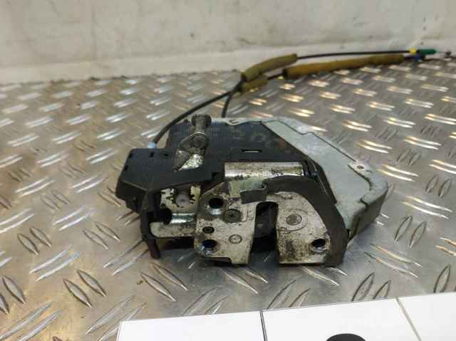 Замок двери задней левой 6906060100 TOYOTA