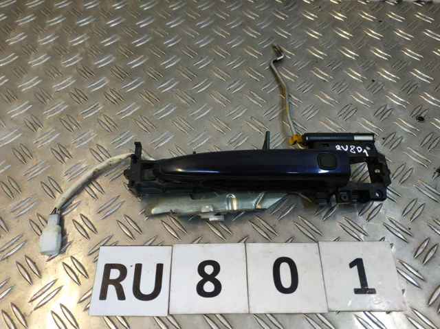 Держатель наружной ручки двери, передней левой 6920230040 TOYOTA