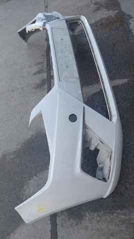 Передний бампер 6F0807221D VAG