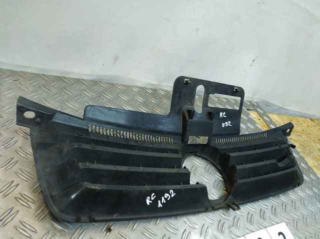 VAG 6Q0853651C Решетка радиатора в наличии Черкассы