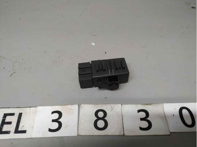 Переключатель подорева сидений 6R0959772A VAG