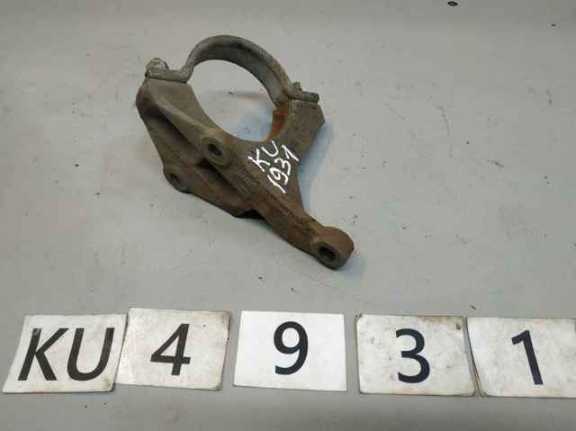 Опора подвесного подшипника передней полуоси 6S613K305AA FORD