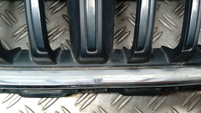 VAG 6V0853653C Решетка радиатора в наличии Каменское