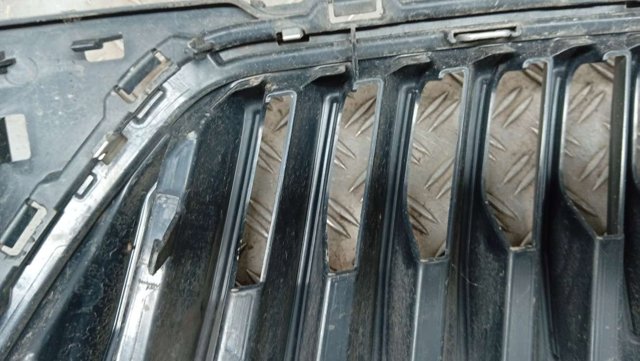 6V0853653C VAG Решетка радиатора купить в Киев