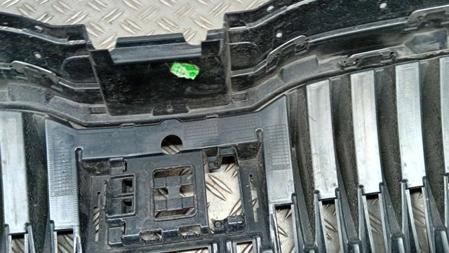 VAG 6VA853653 Решетка радиатора в наличии Сумы