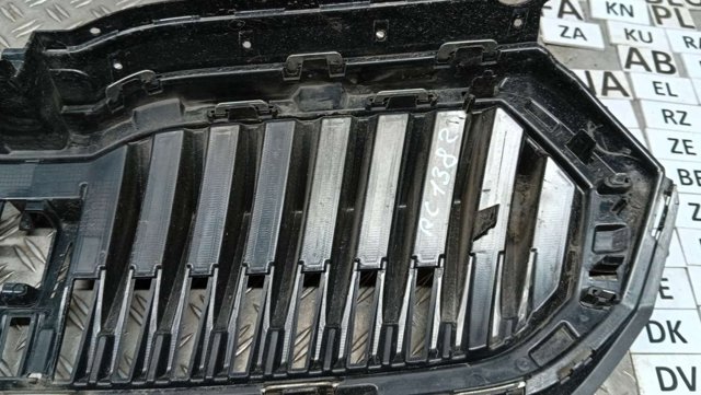 VAG 6VA853653 Решетка радиатора в наличии Черкассы